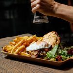 ΕΣΤΙΑΤΟΡΙΟ-ΓΛΥΦΑΔΑ-PERE-UBU-BAR-RESTAURANT