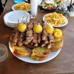 ΕΣΤΙΑΤΟΡΙΟ-ΜΟΝΕΜΒΑΣΙΑ-ΤΟ-ΚΟΡΑΛΙ-ΚΑΜΑΡΙΝΟΣ