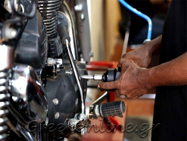 “ΜΟΤΟ ΖΕΡΒΑΚΗΣ”  ΜΕΣΑΡΙΑ ΣΑΝΤΟΡΙΝΗΣ